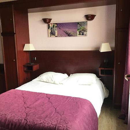Logis Hotel & Restaurant - Le Chateau Des Tourelles 3 Etoiles Le Wast Eksteriør billede